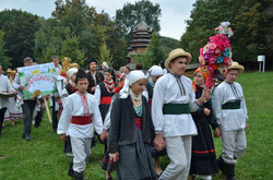 Святкова хода учасників фестивалю
