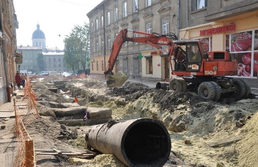 Львів ризикує знову зимувати з розритими дорогами