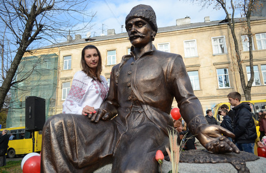 У Львові відкрили пам'ятник засновнику першої віденської кав'ярні Юрію Кульчицькому