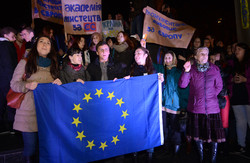 У перший день Євромайдан зібрав у Львові 5 тисяч осіб (ФОТО)