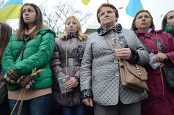 В пам’ять про жертв Голодомору у Львові запалили тисячі лампадок