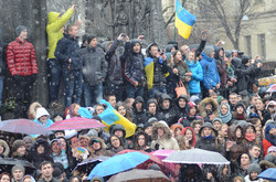 Євромайдан у Львові і перший сніг (ФОТО, ВІДЕО)