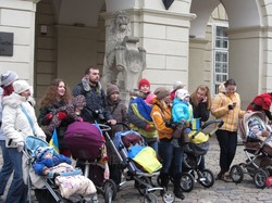 Малюки ідуть в Європу!  Львівські мами провели свій пікет на підтримку євроінтеграції України