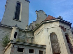 У галицькому селі, яке пам’ятає Швейка, руйнується  церква з чудовими художніми розписами