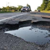 Уряд додав львівським чиновникам одвічних проблем з місцевими дорогами