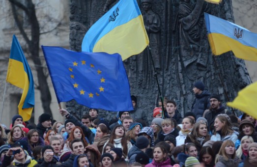 Львівські євромайданівці просять київських  надіслати арбітра і розсудити їх з політиками