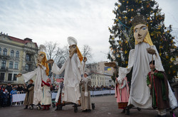 Вулична вистава «Різдвяна феєрія» від театру «Воскресіння»