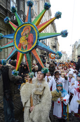 У Львові встановили Різдвяний Дідух  (ФОТОРЕПОРТАЖ)