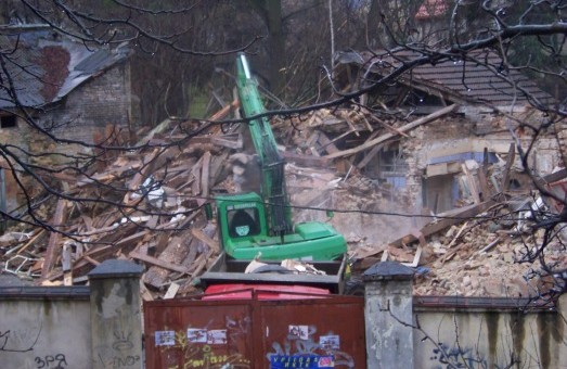 У Львові фірма нардепа регіонала зруйнувала будівлю шпиталю Андрея Шептицького
