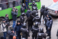 Харків, 11 січня: на  Форум Євромайданів  нападають "тітушки". Спецпідрозділ "Грифон"  зупиняє бешкетників