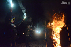 На Львівському Євромайдані розстріляли і спалили опудало лідера Компартії  (ФОТО, ВІДЕО)