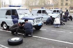 У Львові люди заблокували виїзд частини внутрішніх військ на Київ  (ПРЯМА ТРАНСЛЯЦІЯ)