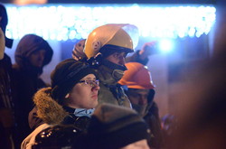 За ніч на вулиці Грушевського виросли нові барикади (ФОТО)