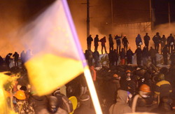 За ніч на вулиці Грушевського виросли нові барикади (ФОТО)