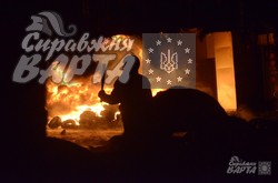 Вночі хитке перемир'я на Грушевського порушилося (ФОТО, ВІДЕО)