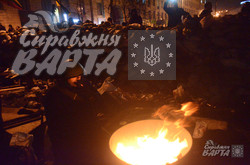 На барикадах Грушевського активісти залишаються чергувати на всю ніч (ФОТО)