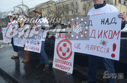 У Львові медики-волонтери Майдану вимагали припинити проти них репресії (ФОТО)