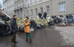 Львівську ОДА розблокували, але барикади залишаються