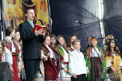 На Євромайдані у Львові прочитали хором поезії Тараса Шевченка (ФОТО)