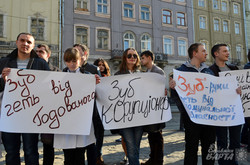 У Львові стоматологи протестували проти переходу на госпрозрахунок (ФОТО)