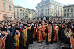 У Львові загальноміська хресна хода зібрала десятки тисяч вірян (ФОТО, ВІДЕО)