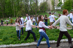 У Львові студенти університету ветмедицини водили прадавні гаївки (ФОТО)