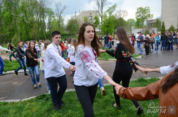 У Львові студенти університету ветмедицини водили прадавні гаївки (ФОТО)