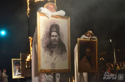 Театр «Воскресіння» показав вуличну виставу «Сни за Кобзарем» (ФОТО)