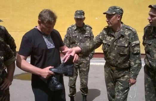 Львівські вояки в зоні АТО навіть взуття не мають (ФОТО)