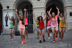 У Львові відбувся флеш-моб «Танці заради миру» (ФОТО)