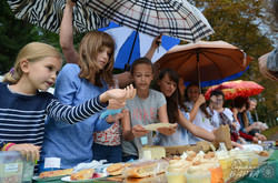 На Ярмарку домашньої випічки у Львові збирали кошти для бійців АТО (ФОТО)