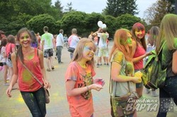Фестиваль фарб "Holiwood" відбувається сьогодні у Львові (ФОТО)