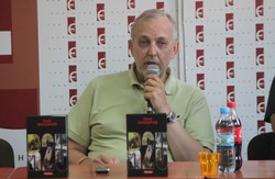 Юрій Макаров презентував унікальну автобіографічну книгу (ФОТО)