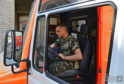 У Львові Центр забезпечення військових передав реанімобіль для АТО (ФОТО)