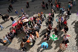 У Львові пройшов "мирний" парасольковий флешмоб (ФОТО)