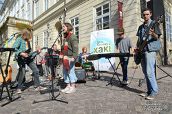 Львівські бібліотекарі організували благодійний ярмарок  для поранених в АТО (ФОТО)