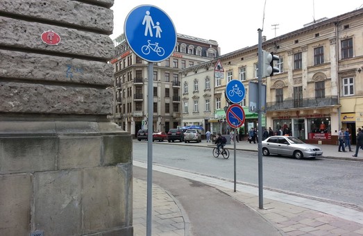 Позначок на велодоріжках у Львові побільшало