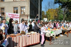 Львівські школярі збирають кошти на допомогу українській армії (ФОТО)