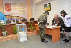 Голосування у Військово-медичному клінічному центрі Західного регіону (ФОТО)