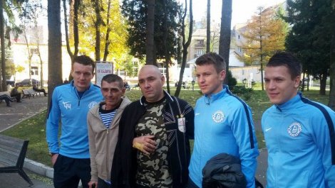 Зірки "Дніпра" у Львові відвідали поранених у зоні АТО хлопців