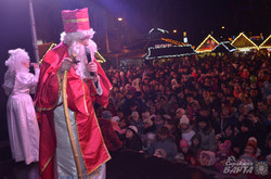 У Львові засвітили головну новорічну ялинку міста (ФОТО)