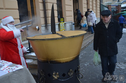 У Львові встановили рекорд із приготування найбільшої кількості глінтвейну (ФОТО)