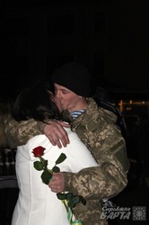 Десантники з 80-ї бригади на Старий Новий рік повернулись додому з АТО (ФОТО)