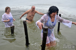 На Водохреща в озері Горіховий гай у Львові освятили воду (ФОТО)