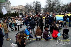 Студентська рада Львова організувала флешмоб до Дня Соборності (ФОТО)