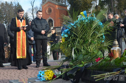 У Львові поклали квіти до могили учасника бою під Крутами Ігоря Лоського (ФОТО)
