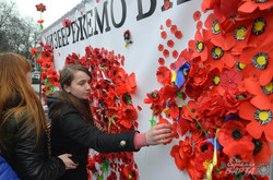 Львівські студенти вшанували героїв Небесної сотні (ФОТО)