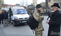 Українська діаспора з Іспанії передала реанімобіль для військових у зону АТО (ФОТО)