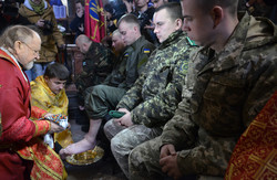 У Чистий четвер у Львові відбувся чин вмивання ніг бійцям АТО (ФОТО)