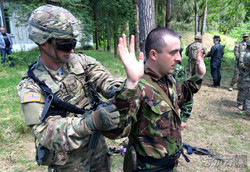 Як американські десантники вчать бійців Нацгвардії України (ФОТО)